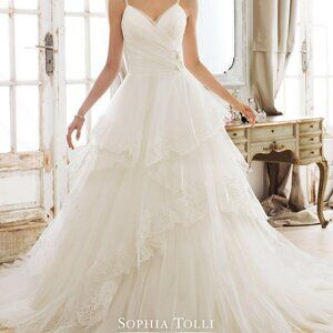 Sophia Tolli "Evania" Wedding Gown (Unaltered)